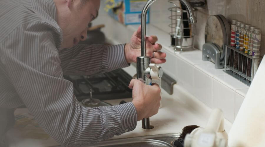 Expert burst pipe repair services in Versailles, IL